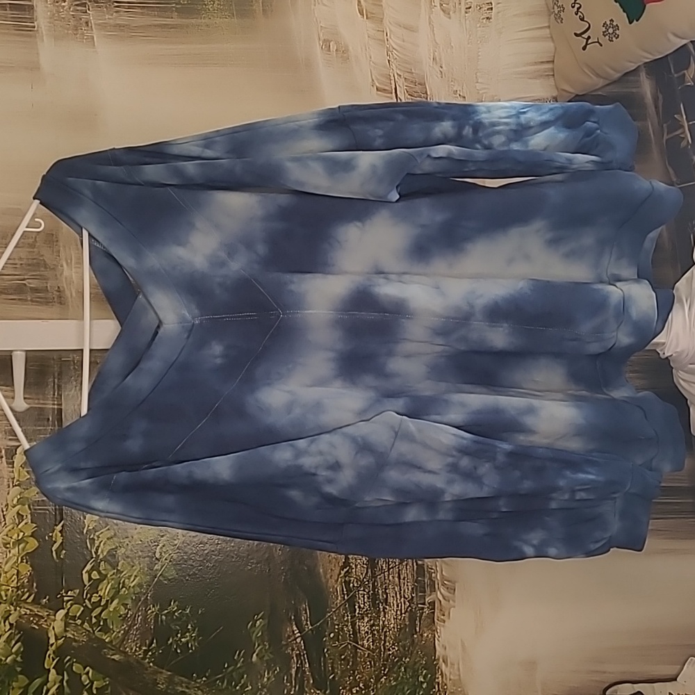 Sweatshirt Project Womens 1X blue tie dyed back Cut Out long sleeve sweatshirt